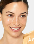 Glo Skin Beauty C-Shield Anti- Pollution Moisture Tint drėkinamasis kremas su spalva SPF30 5W spalva vidutinio tamsumo odai