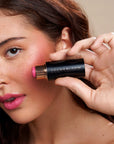 Youngblood Mineral Cosmetics VividLuxe Crème Blush Stick daugiafunkciniai kreminiai skaistalai sorbet