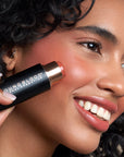 Youngblood Mineral Cosmetics VividLuxe Crème Blush Stick daugiafunkciniai kreminiai skaistalai tiramisu