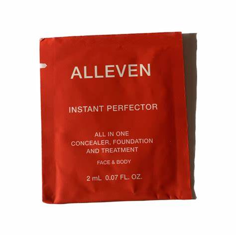 Alleven Instant Perfector tonuojanti pudra ir maskuoklis viename IVORY