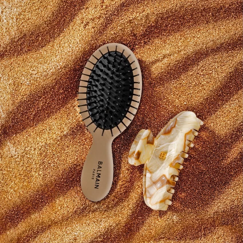 Balmain Paris Limited Edition Medium Marble Pince &amp; Brush Set – išskirtinis riboto leidimo plaukų segtuko ir plaukų šepečio rinkinys
