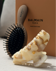 Balmain Paris Limited Edition Medium Marble Pince & Brush Set – išskirtinis riboto leidimo plaukų segtuko ir plaukų šepečio rinkinys