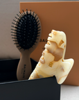 Balmain Paris Limited Edition Medium Marble Pince & Brush Set – išskirtinis riboto leidimo plaukų segtuko ir plaukų šepečio rinkinys
