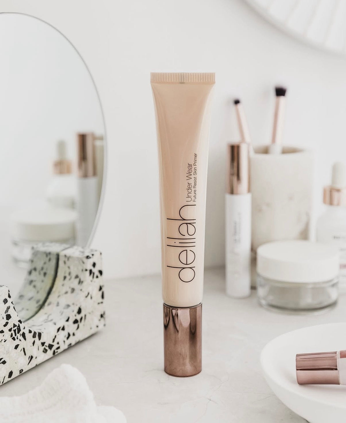 Delilah Under Wear Future Resist Skin Primer makiažo bazė (blurinanti)