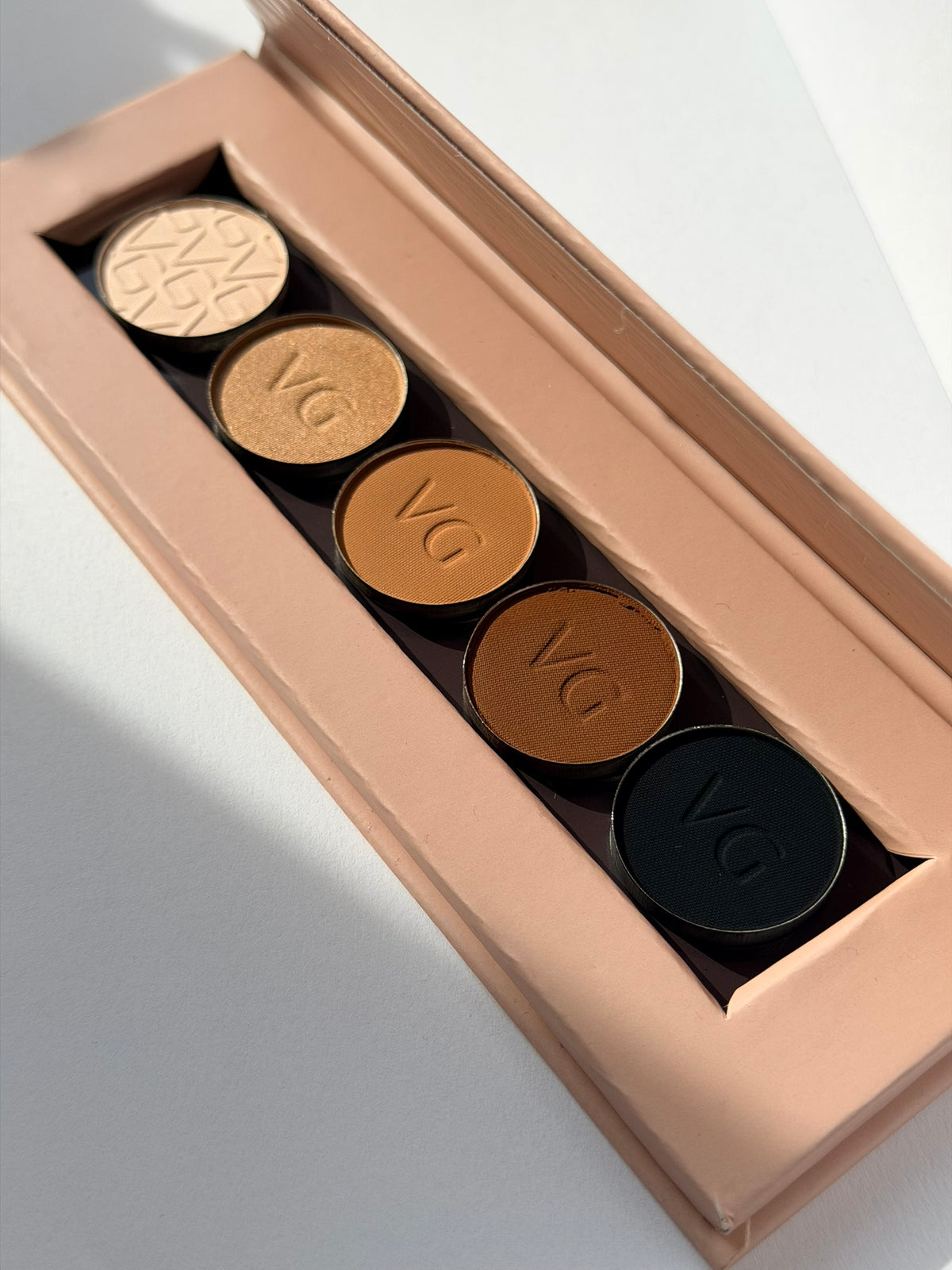 ProVG Golden Espresso – 5 atspalvių akių šešėlių paletė