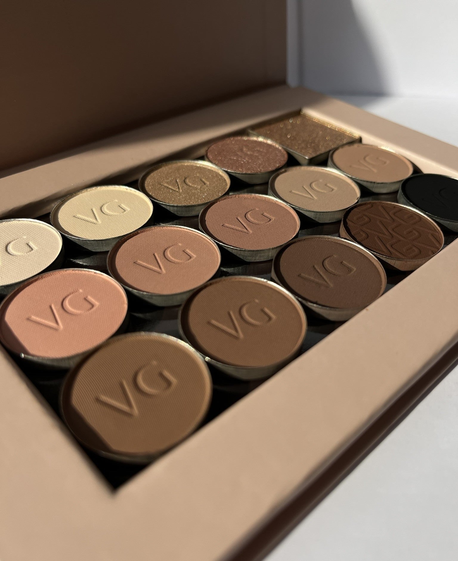 ProVG & Valentina feel the wow NR.1