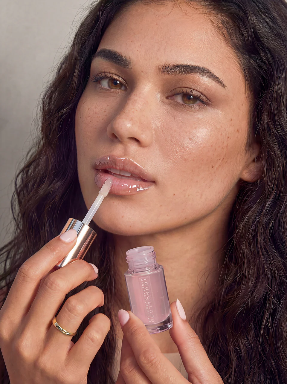 Youngblood Mineral Cosmetics EverGlow Lip Oil Lūpų aliejus