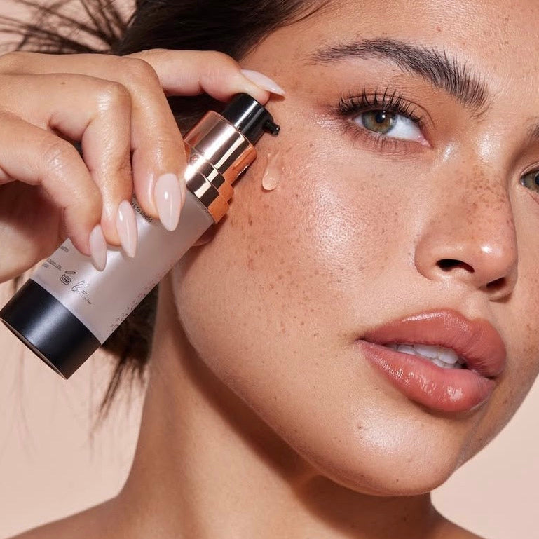 YOUNGBLOOD Mineralinė makiažo bazė