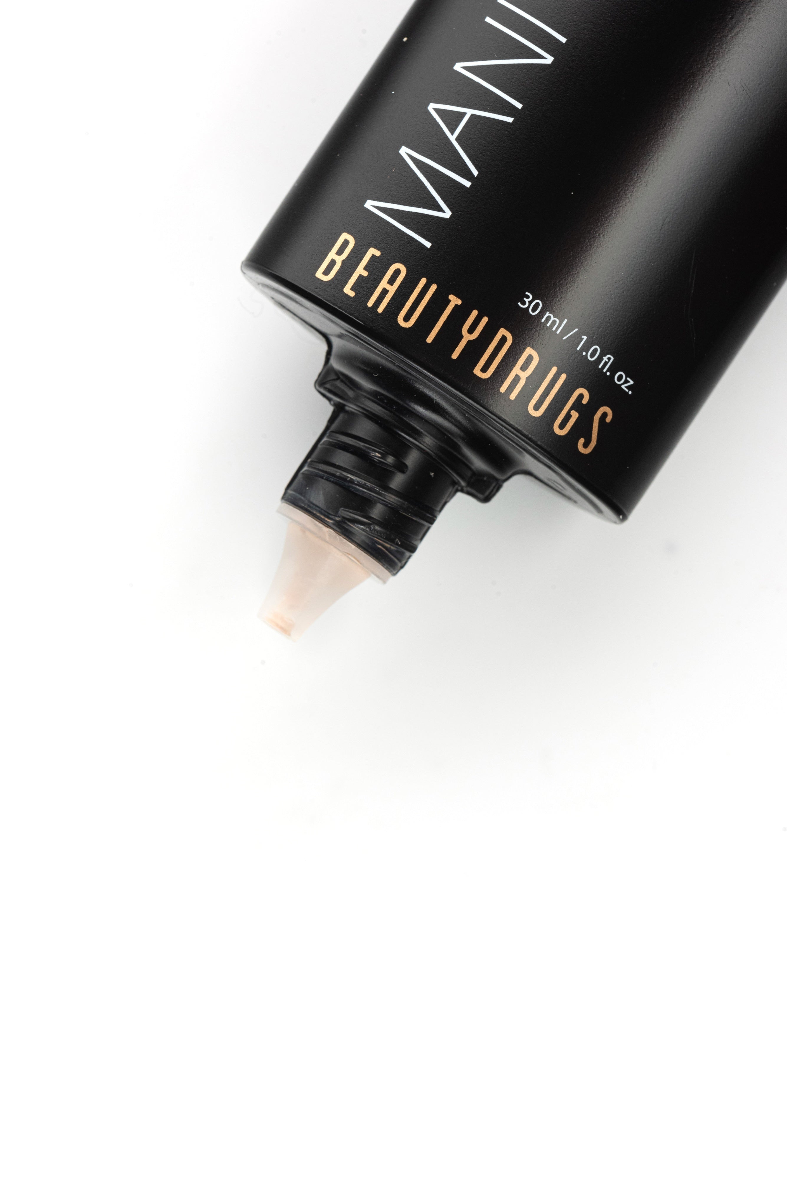 Beautydrugs tonuojanti pudra Manneqoin Foundation Shade 03